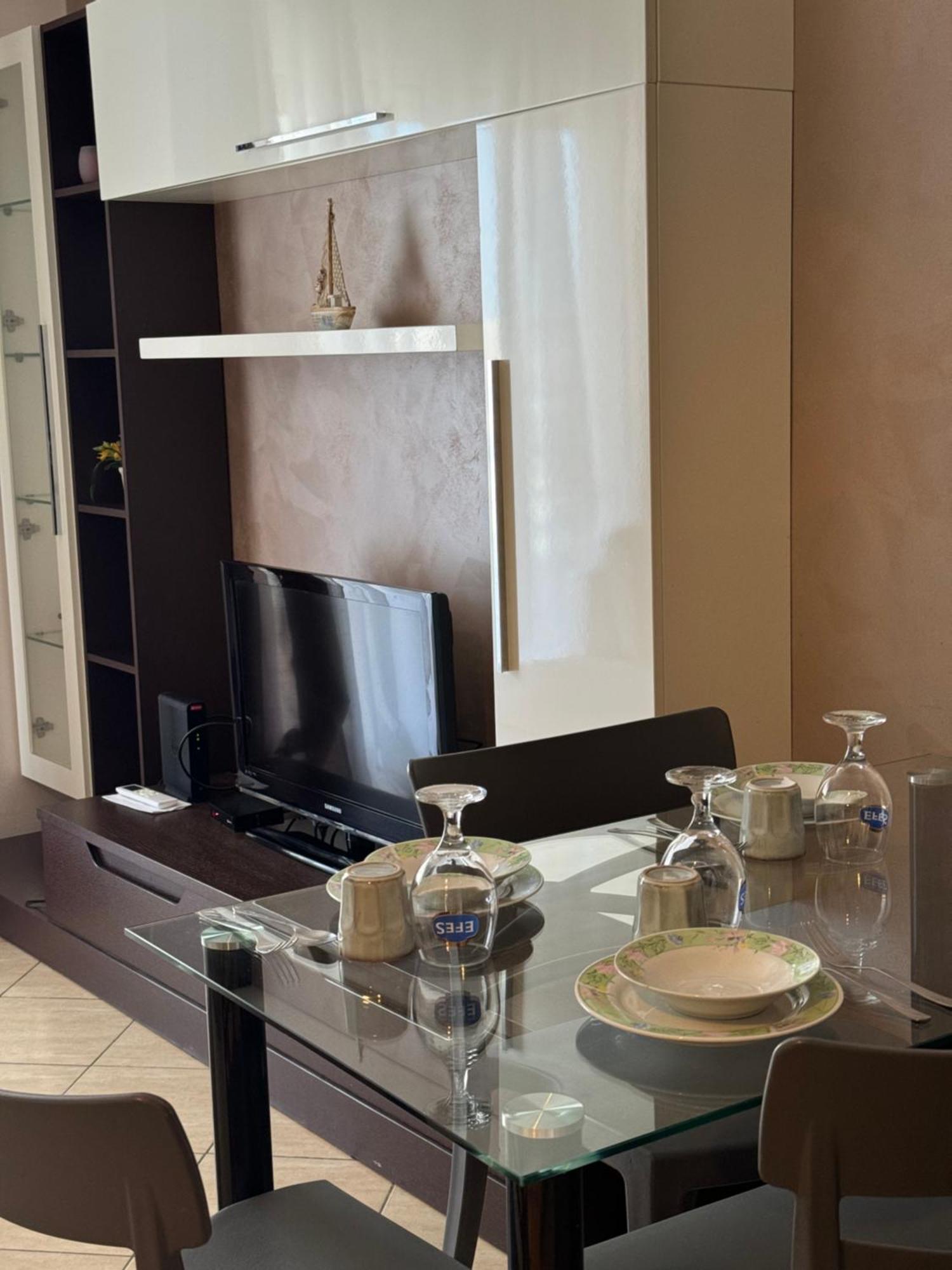 Elegant Apartment In Lungomare - N 23 Vlorë エクステリア 写真